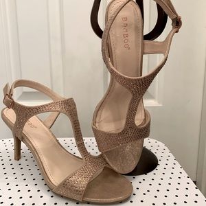 Bamboo Gold Metallic Heel w/Embellishments Size 7.5